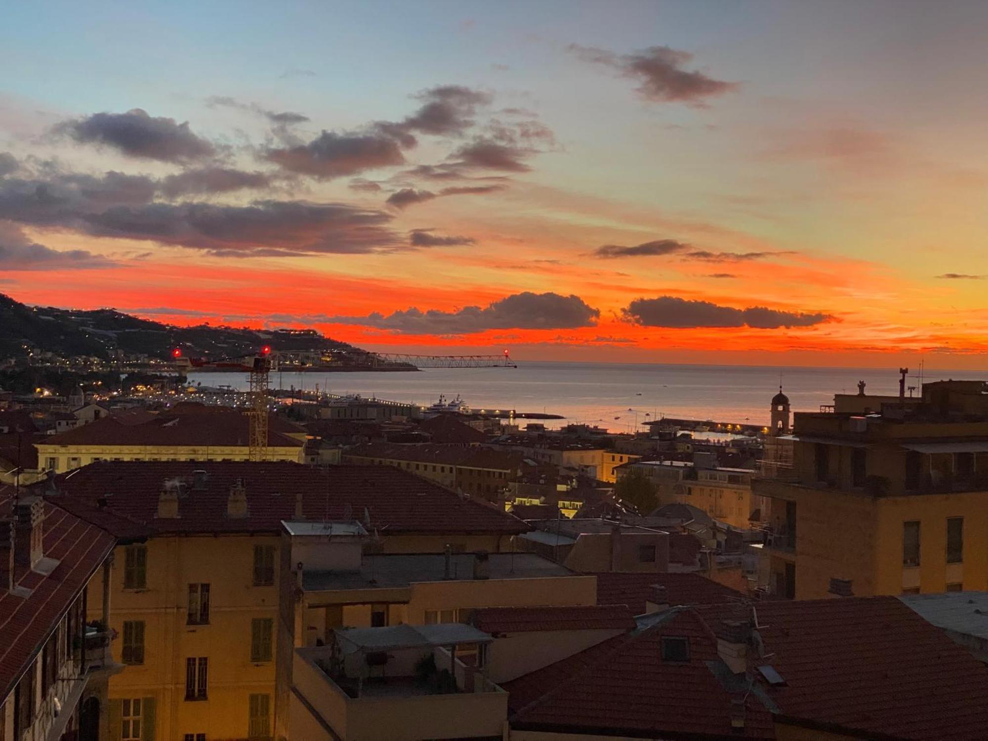 La Casa Di Gill Apartment Sanremo Bagian luar foto